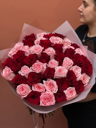 Bouquet of pink and red garden roses
