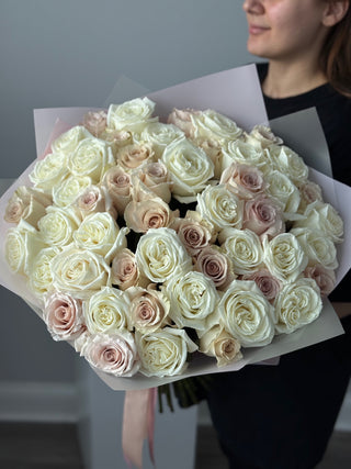 Bouquet of 50 white and blush roses