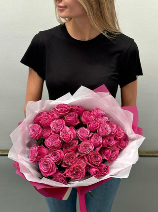 Bouquet of hot pink garden spray roses - Black Orchid Flowers