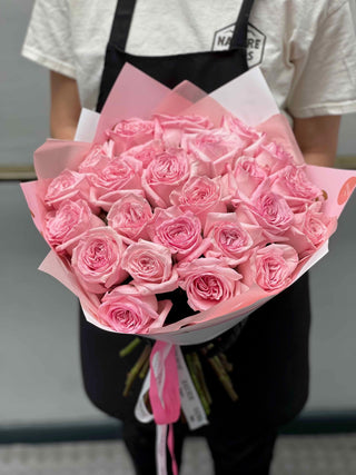 Bouquet of Pink Garden Roses - Black Orchid Flowers