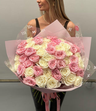 Bouquet of white and pink garden roses - Black Orchid Flowers