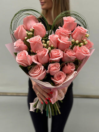 Heart shaped bouquet with 20 pink roses - Black Orchid Flowers
