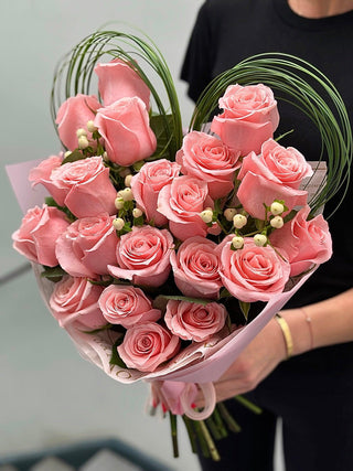 Heart shaped bouquet with 20 pink roses - Black Orchid Flowers