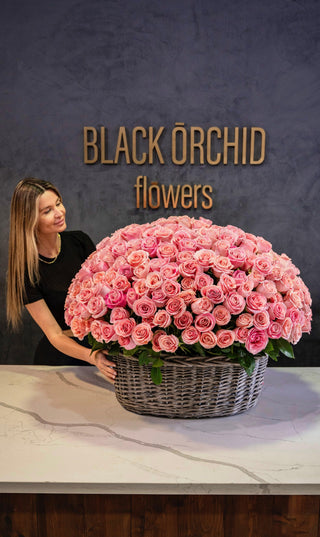 Luxury basket of 300 pink roses - Black Orchid Flowers