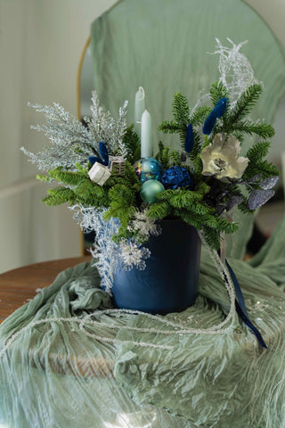 christmas-arrangement-in-blue-vase-with-blue-ornament-black-orchid-flowers-1 - Black Orchid Flowers