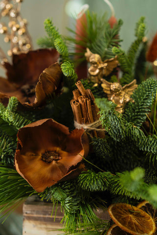 christmas-arrangement-in-square-vase-with-natural-and-brown-decor-black-orchid-flowers-2 - Black Orchid Flowers